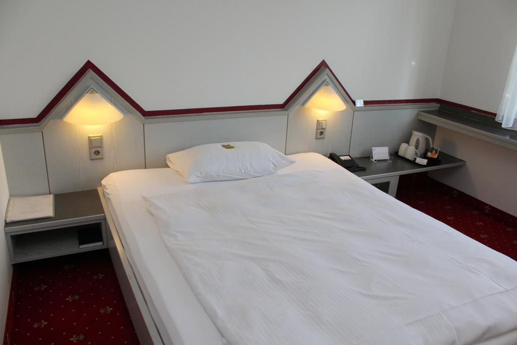 A.C. Hotel Hoferer Stuttgart Zimmer foto
