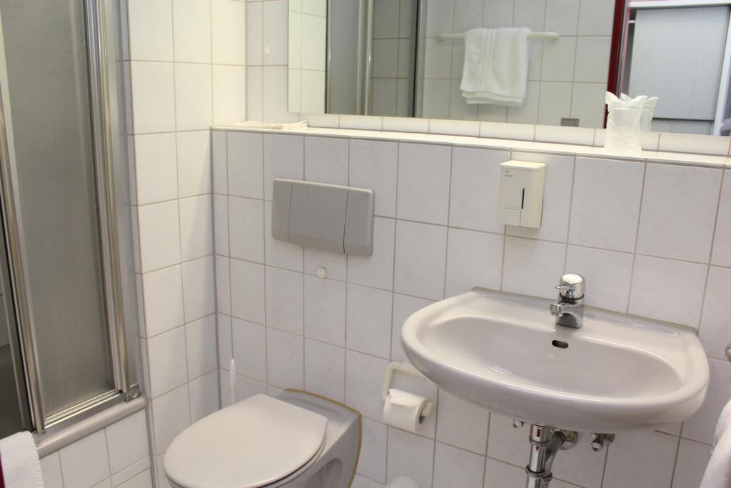 A.C. Hotel Hoferer Stuttgart Zimmer foto