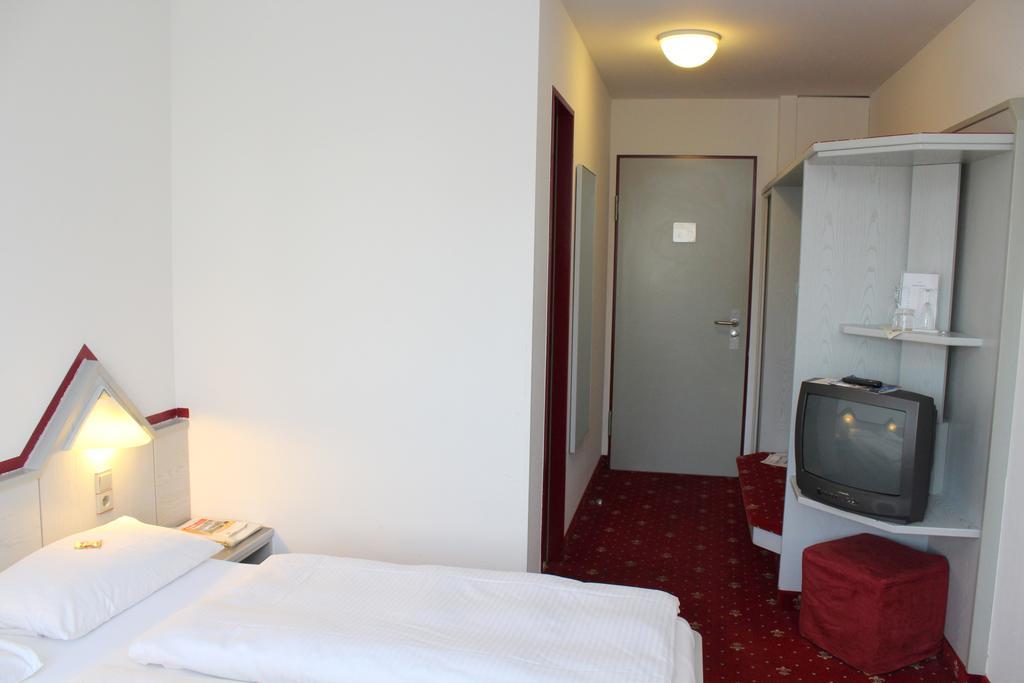 A.C. Hotel Hoferer Stuttgart Zimmer foto