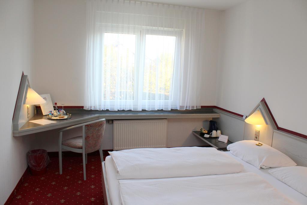 A.C. Hotel Hoferer Stuttgart Zimmer foto